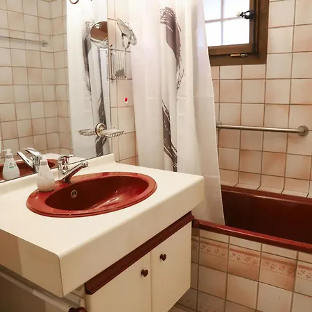 Les Rochers Blancs By Interhome 木屋 *